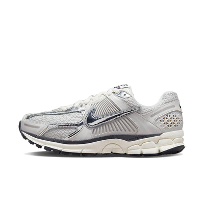 Nike Zoom Vomero 5 Photon Dust / Chrome - Gridiron  FD0884-025 Women's