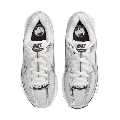 Nike Zoom Vomero 5 Photon Dust / Chrome - Gridiron  FD0884-025 Women's